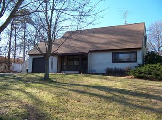 24 Fairwood Ln, Coram, NY 11727