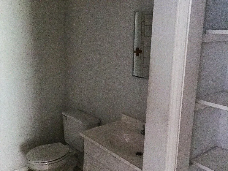7702 Downman Rd — Photo 7
