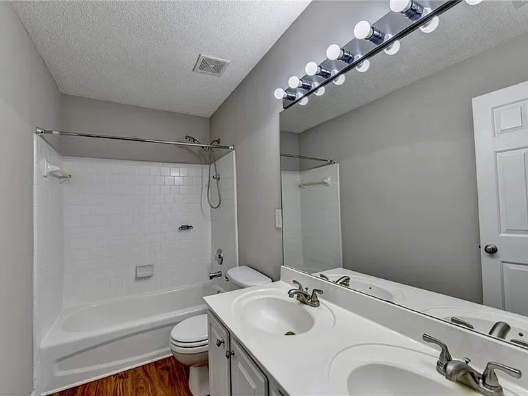 565 Alstonefield Dr — Photo 29