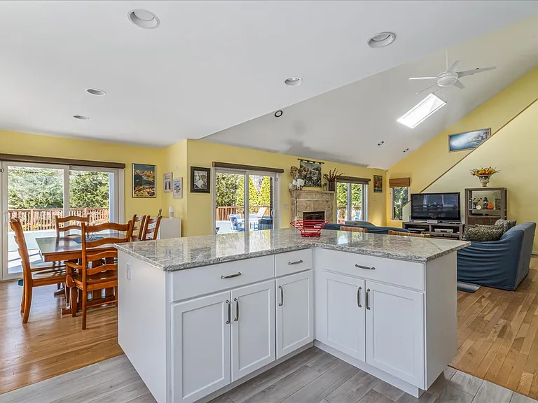 9 Cedarfield Ln — Photo 11