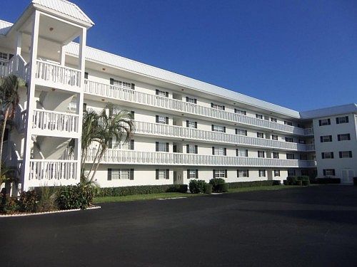 5th image of 907 Marina Dr APT 408