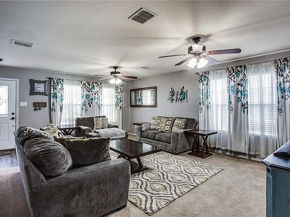 4th image of 929 Mosaic Dr