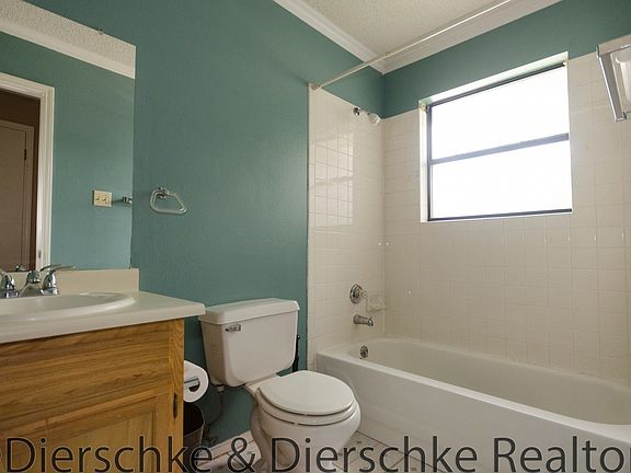 5th image of 1121 Todd Ln