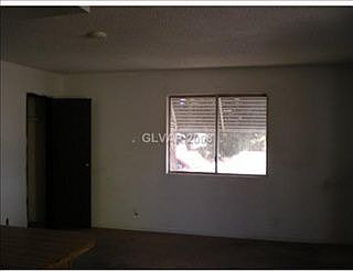 4th image of 621 Triest Ct