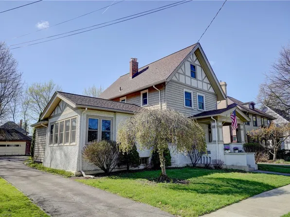 16 Potter Pl, Fairport, NY 14450