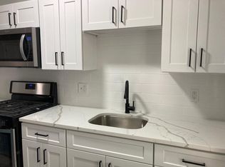 102 Evergreen St #1F, Bayonne, NJ 07002