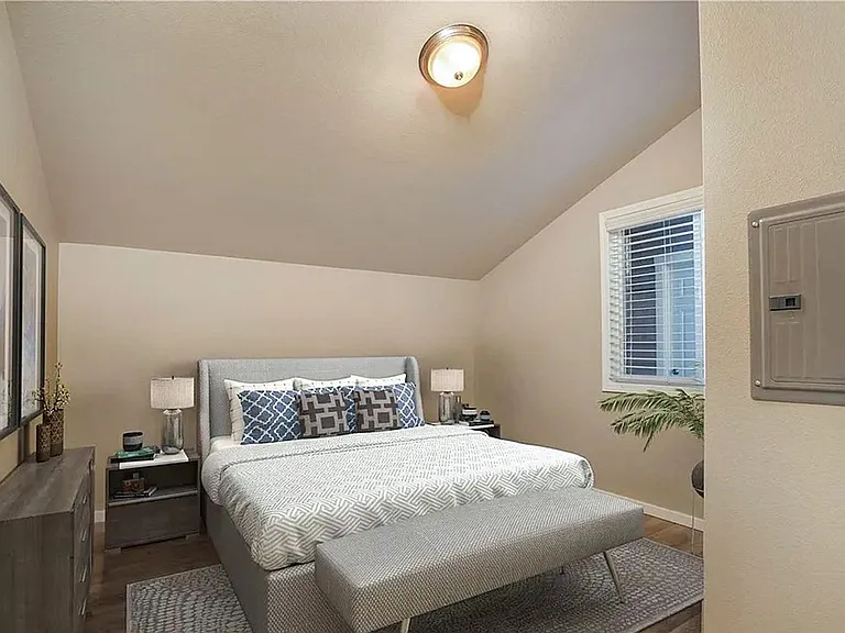 922 5th Ave SW #C — Photo 5