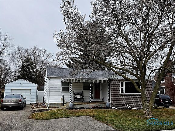 2nd image of 808 Park St
