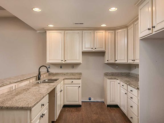 4th image of 49 Sunset Cove Dr #31B