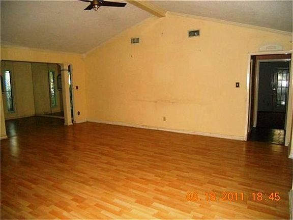 3rd image of 2526 21st Ave N