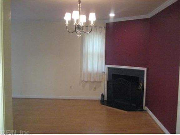 4th image of 422 Westover Mews