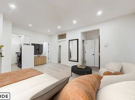 102 W 80th St