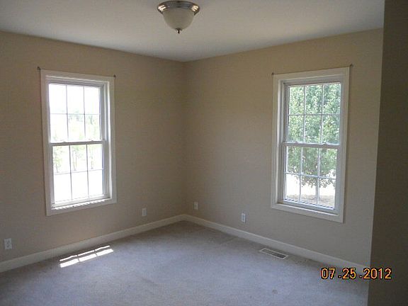 5th image of 466 Clearwater Sq