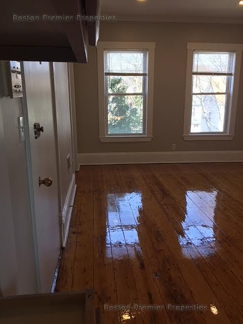 2nd image of 46 Fuller St #C