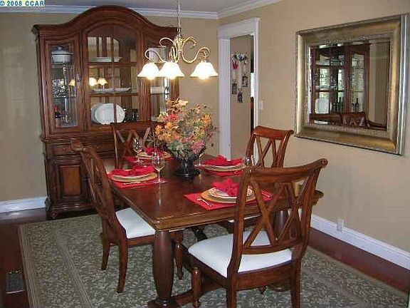 3rd image of 23 Portland Ct