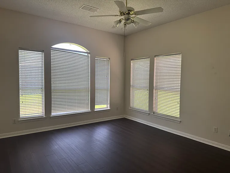 2306 Denham Dr — Photo 12