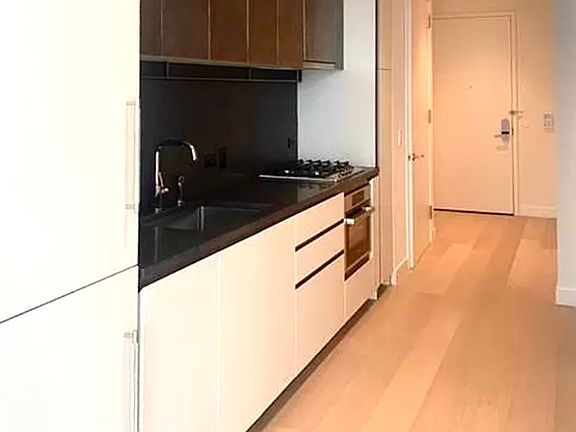 5th image of 11 Hoyt St #18F