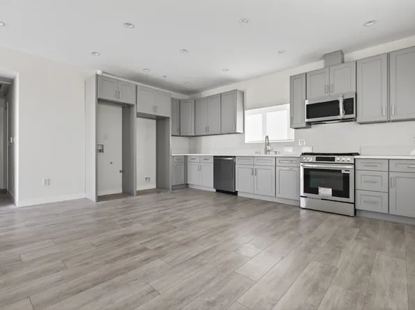 329 Victory Ct #101, Burbank, CA 91506