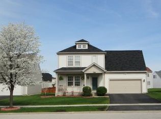 796 S Waterbury Dr, Round Lake, IL 60073