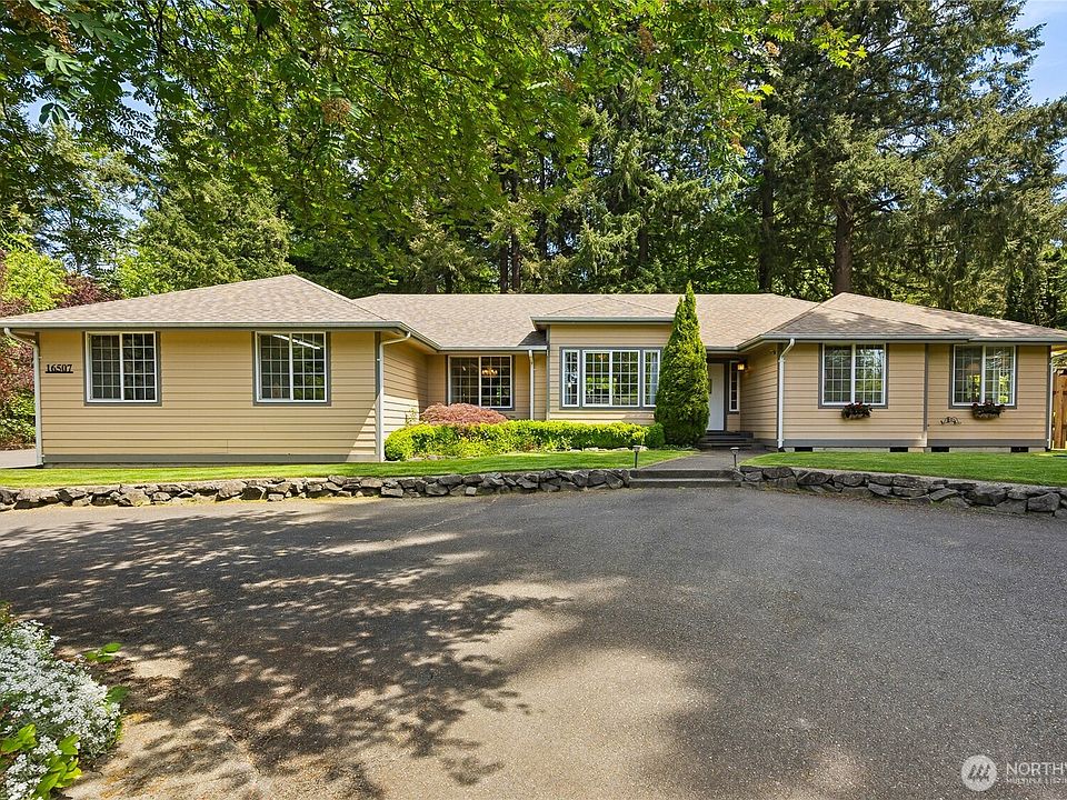 1st image of 16507 71st Avenue E