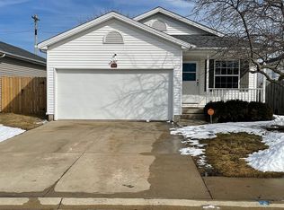 10 Andy Ct, Bloomington, IL