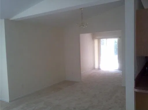 3 bed, 2.0 bath, 1954 sqft, $2,200 — Photo 3