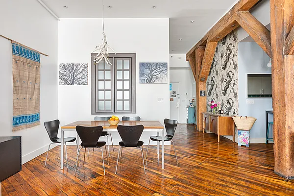 Sold by Compass | media 2