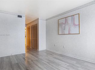Lenox Plaza Condominium, Miami Beach, FL 33139