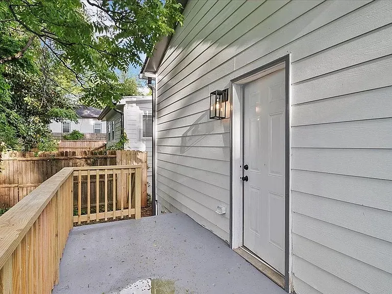 961 Fair St SW — Photo 13