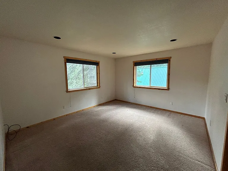 1513 Crystal Air Dr — Photo 13