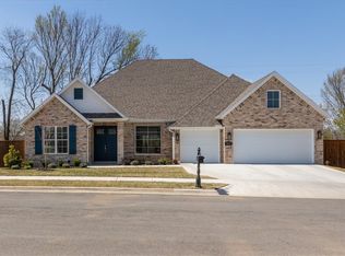 4877 N Marshall Ave, Fayetteville, AR 72764