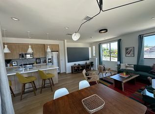 3290 N Canary Way, Los Angeles, CA 90065