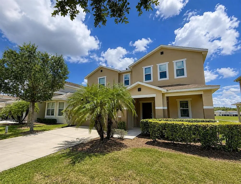 4 bed, 2.5 bath, 2244 sqft, $2,800 — Photo 2