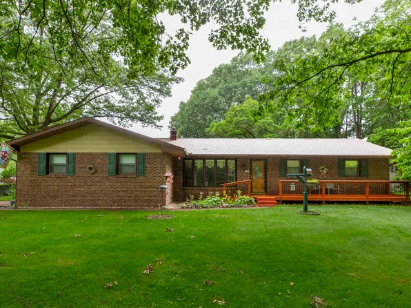 56015 Birch Rd, Osceola, IN 46561