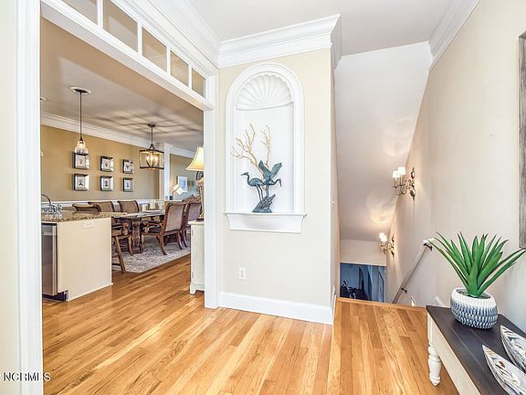 5th image of 498 River Bluff Dr Unit 3