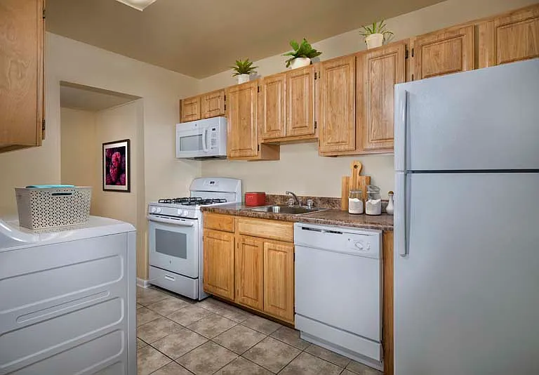 Londonderry Apartments — Photo 6