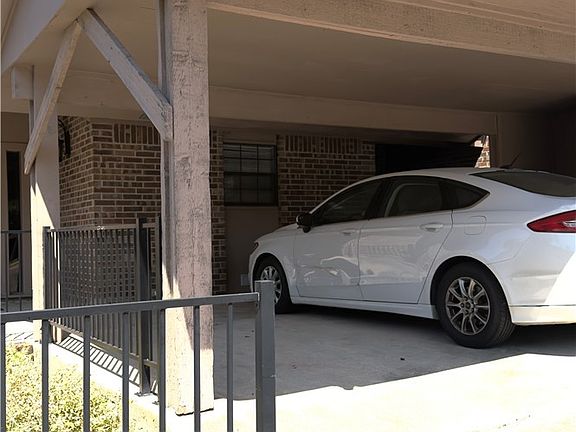 3rd image of 4000 Hickory Rd #6-9-10