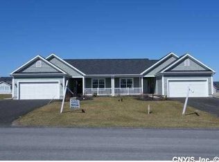 3762 Pegasus Cir, Syracuse, NY 13209