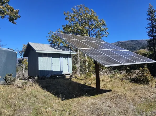 320 Upriver Rd, Mad River, CA 95552