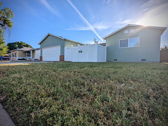 4th image of 2213 Newport Dr
