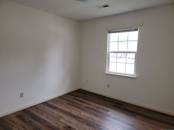 4th image of 101 Foxberry Ct #114