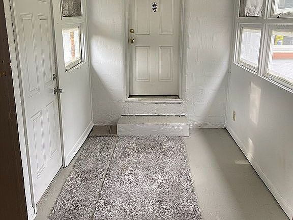 4th image of 3917 Mill St