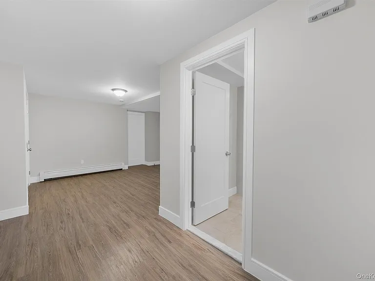 135 Beekman Ave #LR — Photo 9