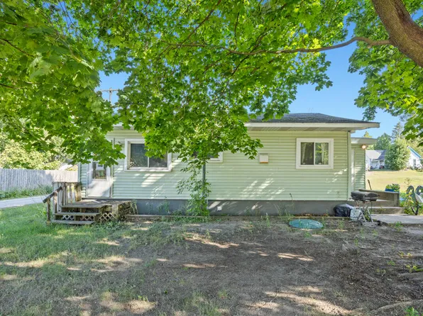 155 5th St, Morley, MI 49336