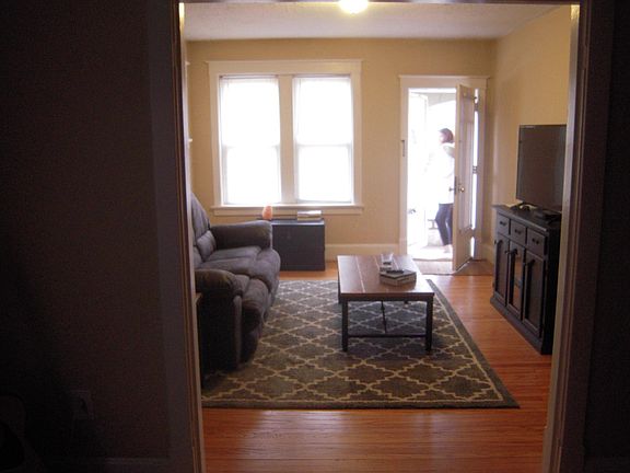 5th image of 1036 Art Hill Pl Floor 1