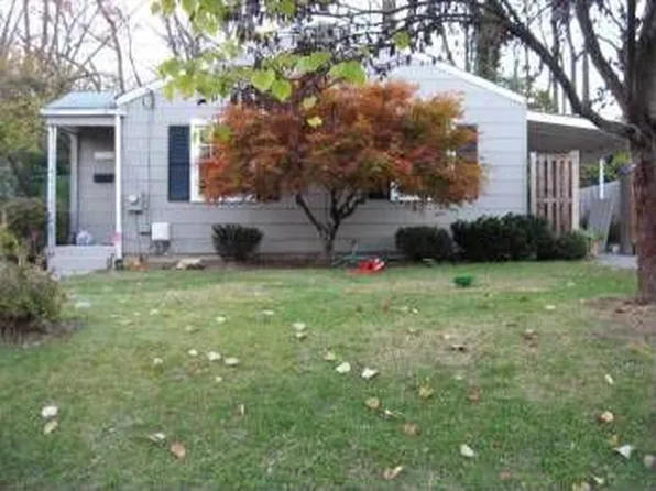 10614 Parkwood Dr, Kensington, MD 20895