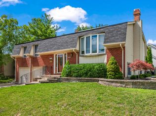 3590 Winston Dr, Hoffman Estates, IL 60192
