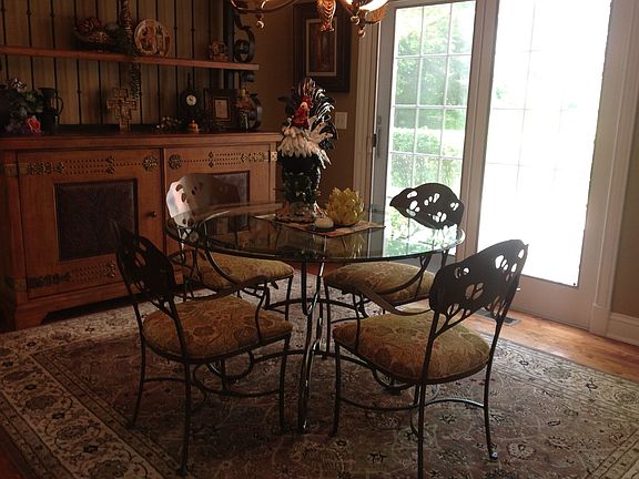 Dinette off of Kitchen