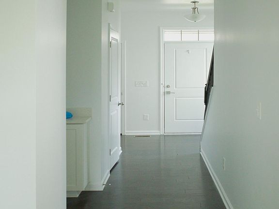 3rd image of 3638 Chippendale Cir #12