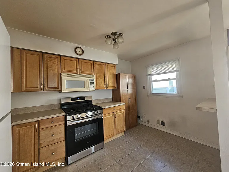 40 Copley St #SIDE — Photo 3